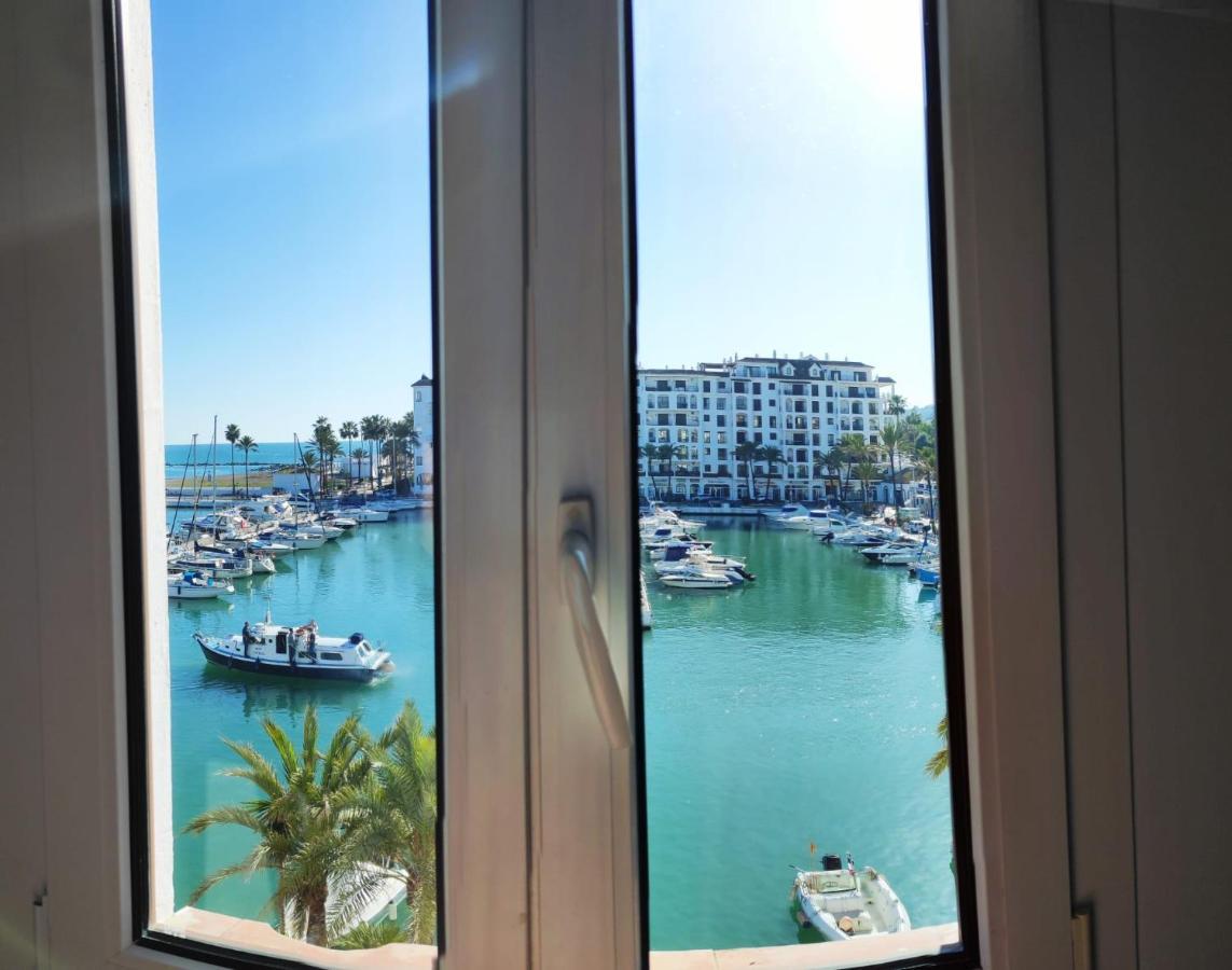 Duquesa Seafront Marina Apartamento *